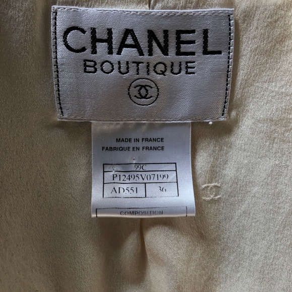 Vintage Chanel wool blazer - Picture 8 of 9